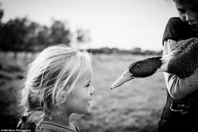 Ảnh: Trẻ làm gì khi không có smartphone, máy tính, tivi...? - ảnh 12