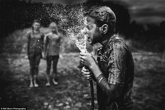 Ảnh: Trẻ làm gì khi không có smartphone, máy tính, tivi...? - ảnh 8