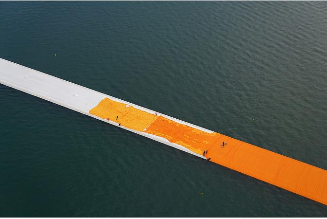 Cây cầu kỳ lạ giúp hơn nửa triệu người đi trên mặt nước - ảnh 3