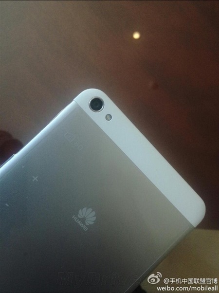 Ảnh thực tế và thông số cơ bản của Huawei Mediapad X1