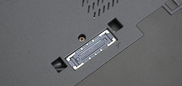 Phân biệt laptop doanh nghiệp và laptop tiêu dùng