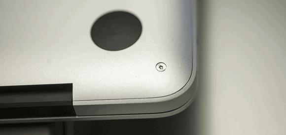 Phân biệt laptop doanh nghiệp và laptop tiêu dùng