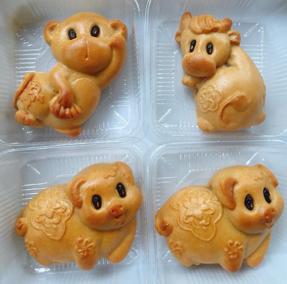 Some of the flavours include green bean, taro, red bean, and green tea. (Photo: Dantri.com.vn)