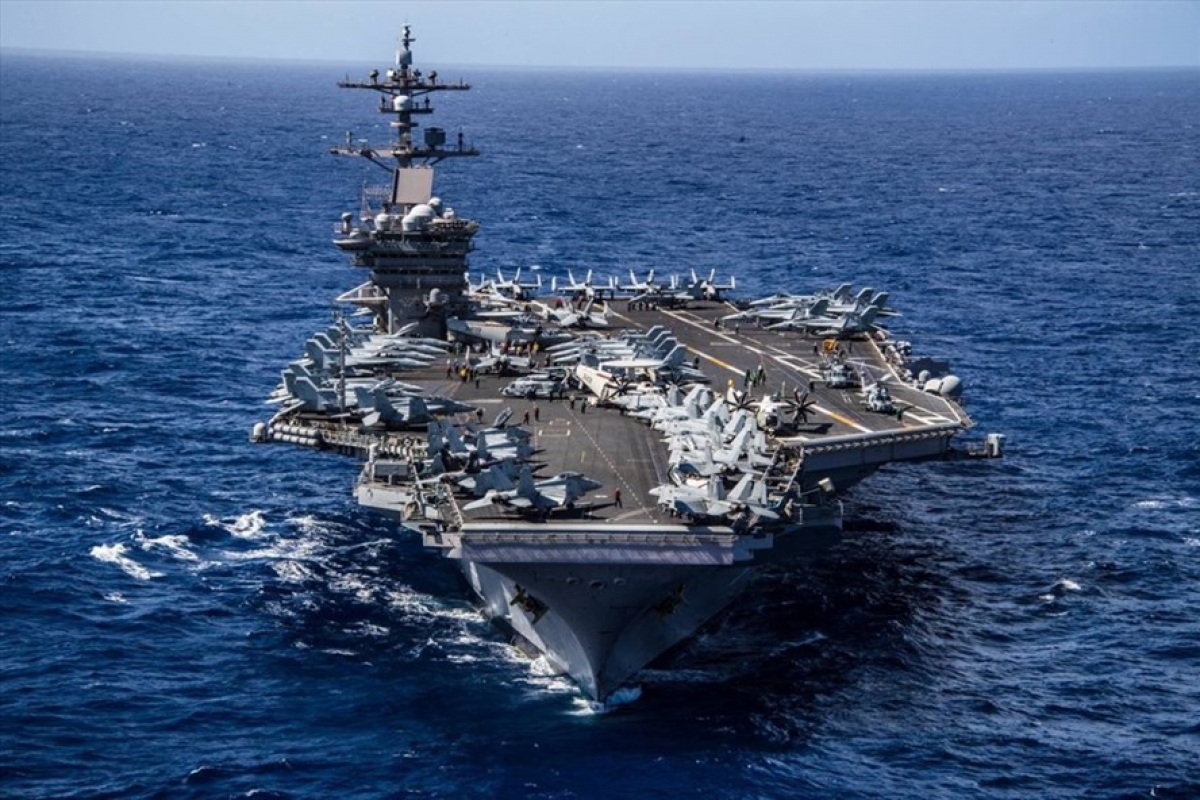 Tàu sân bay USS Carl Vinson tại đảo Guam. Ảnh: USPC.