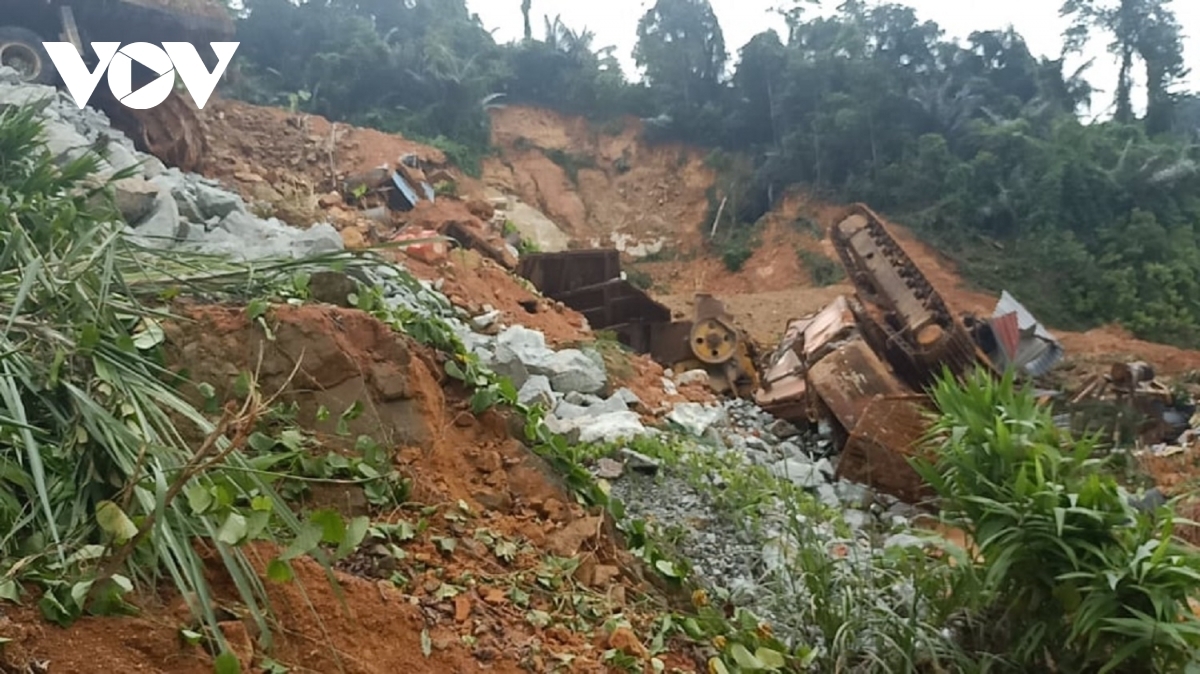 Construction staff working at the power plant have been buried by falling debris from the landslide.