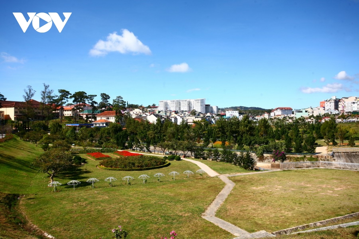 Visitors to Da Lat can enjoy cool air all year round, with the city proving to be a popular choice as a holiday destination.