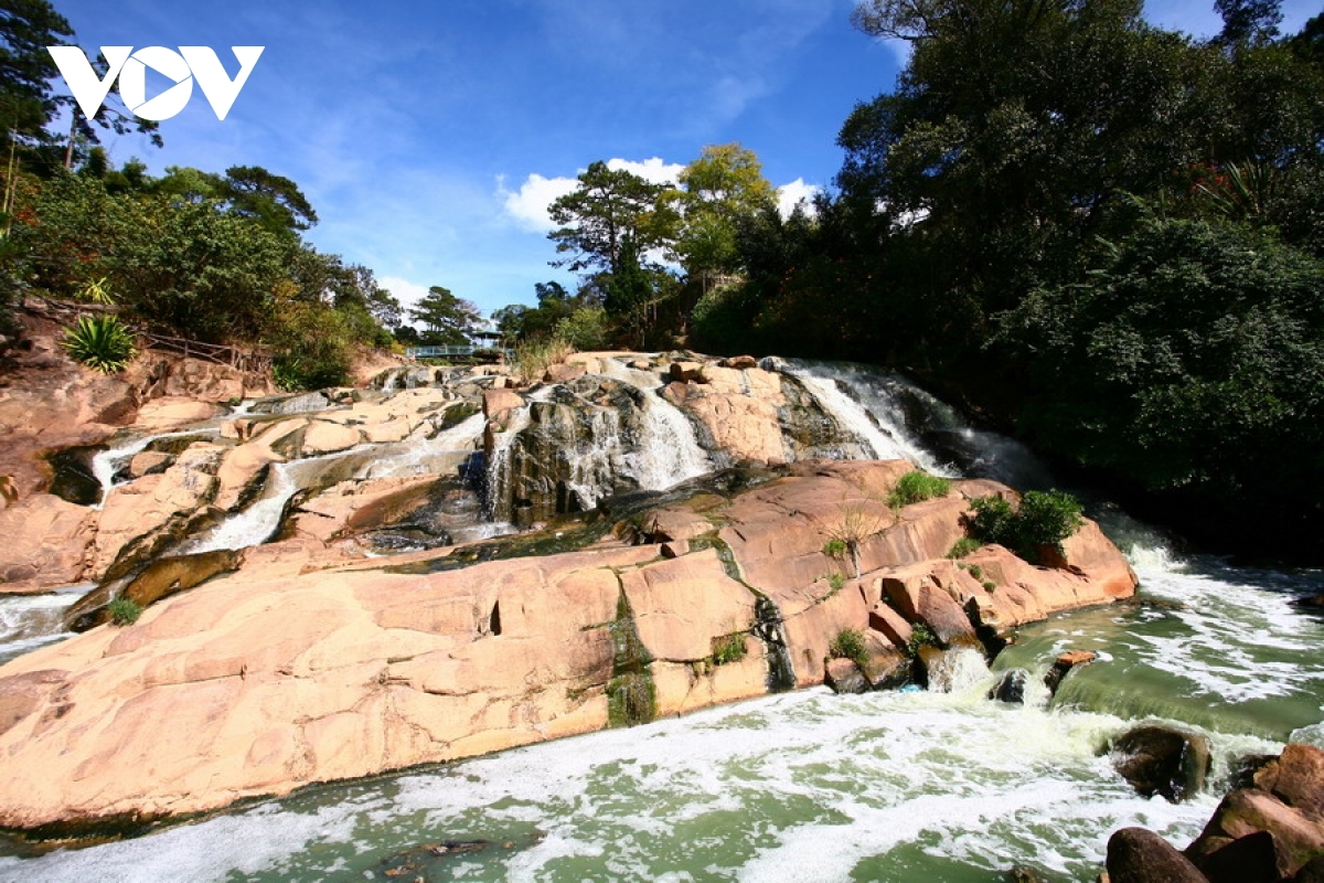 Cam Ly Waterfall proves to be a popular tourist attraction in the city.
