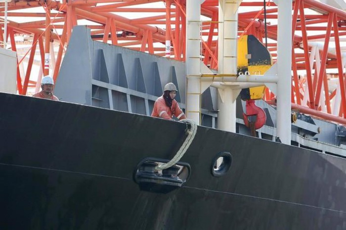 The carriages are transported aboard the Bayani which spends eight days traveling from Japan before arriving in HCM City on October 8.