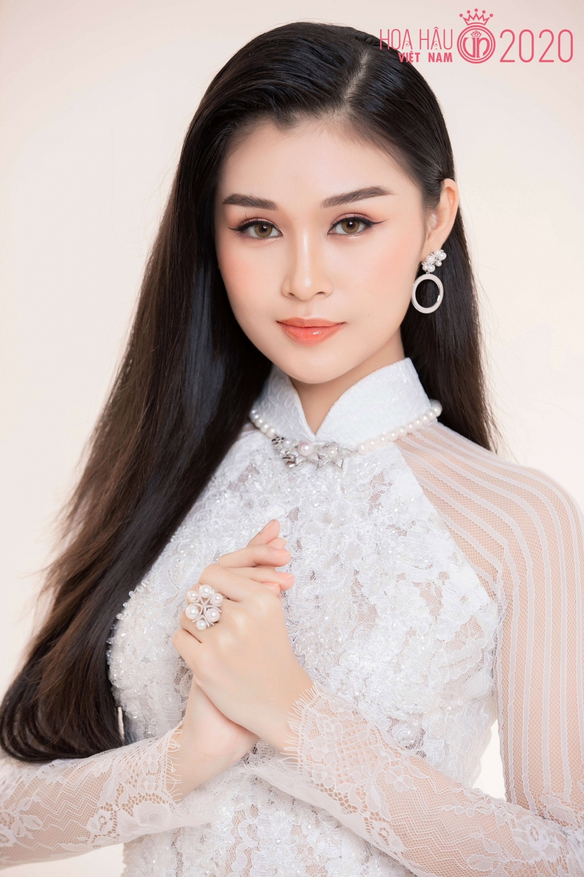 Leading Miss Vietnam contestants shine in Ao Dai photo shoot