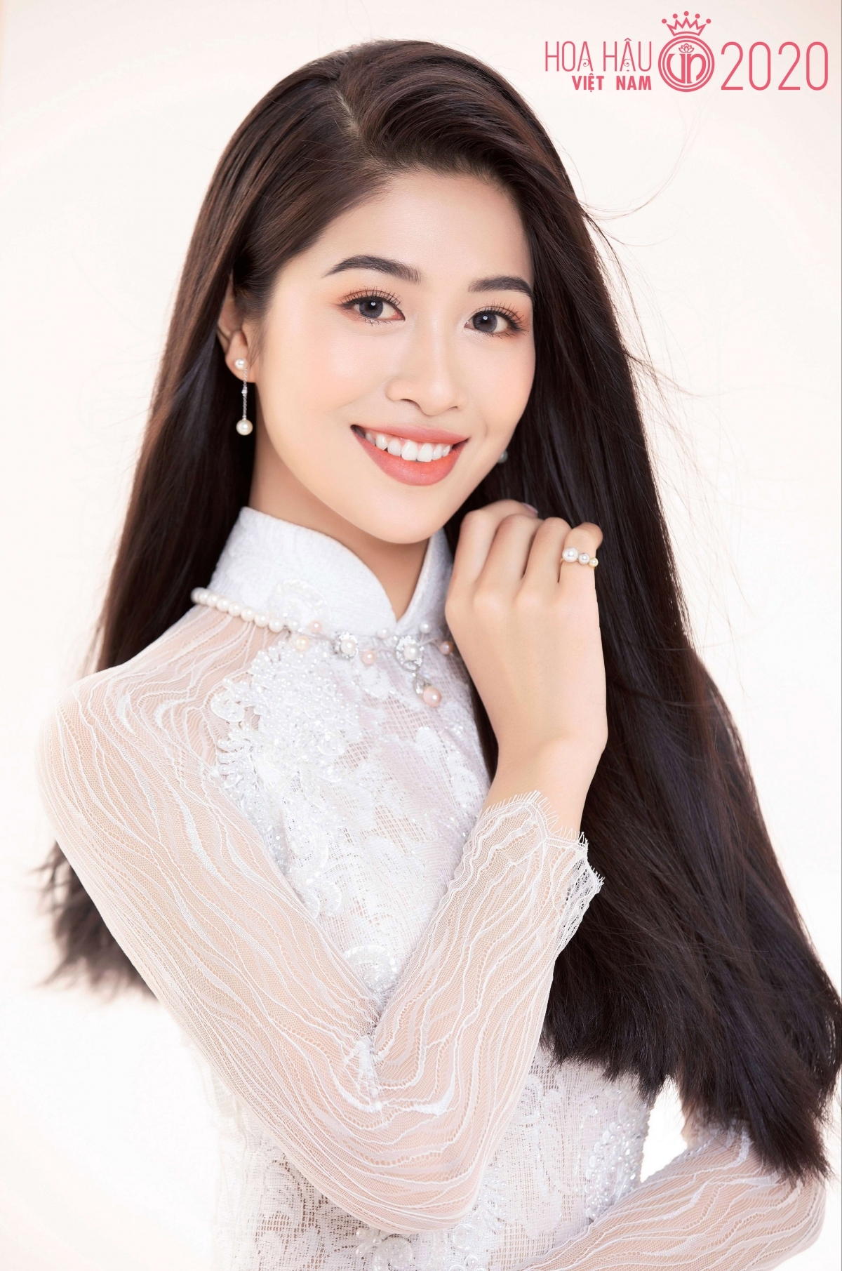 Contestant Dang Van Ly