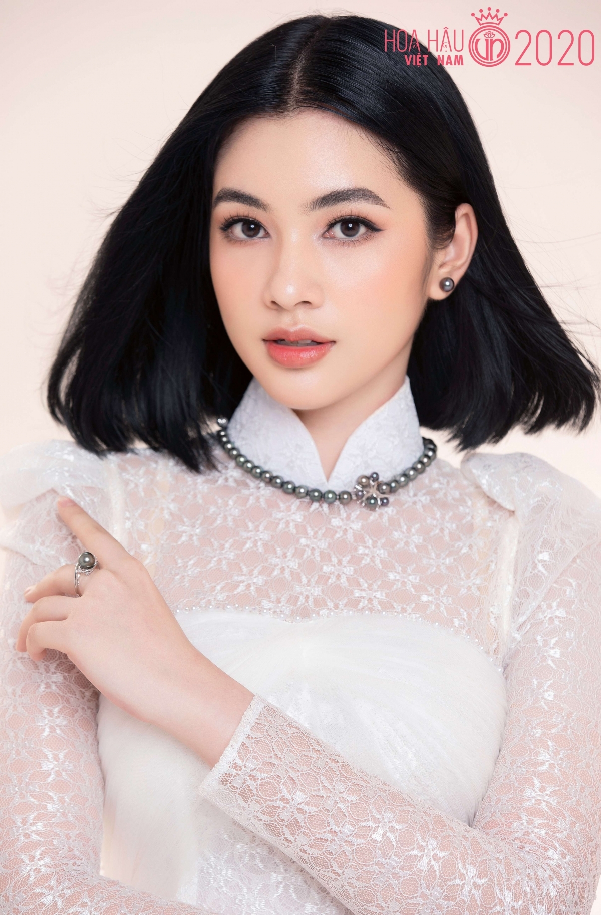 Contestant Nguyen Thi Cam Dan