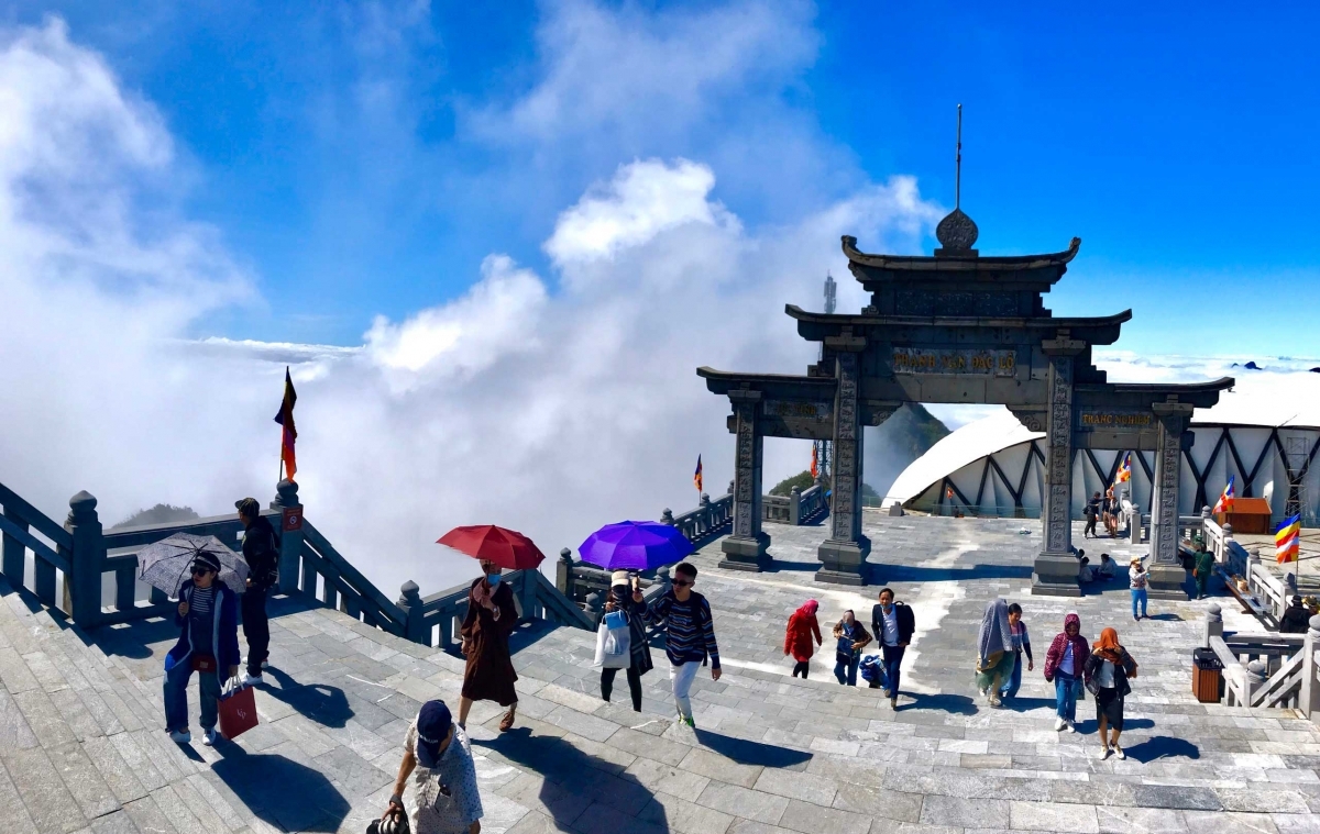 With the Sun World Fansipan Legend tourism complex reopening from October 1, it features prominently as part of “I love Sa Pa” promotional campaign.