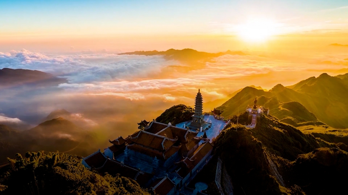 Many photographers note that sunset is usually the best time to get a good view of clouds.