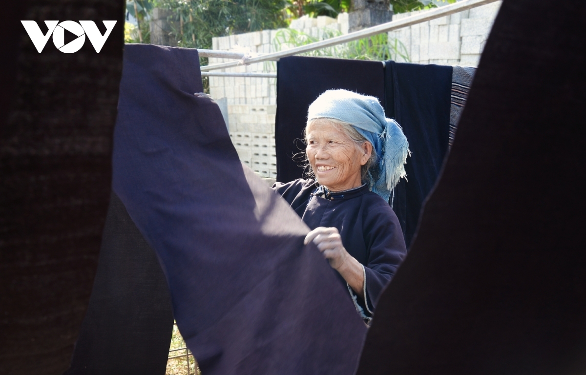 Tourists should not miss out on discovering the craft villages of the local ethnic groups.