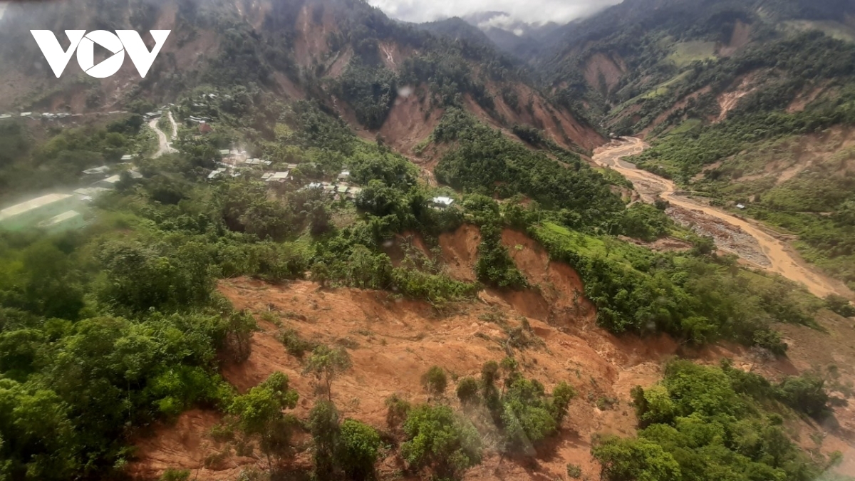 Phuoc Loc commune is inaccessible as landslides have blocked roads connecting it with the plain.