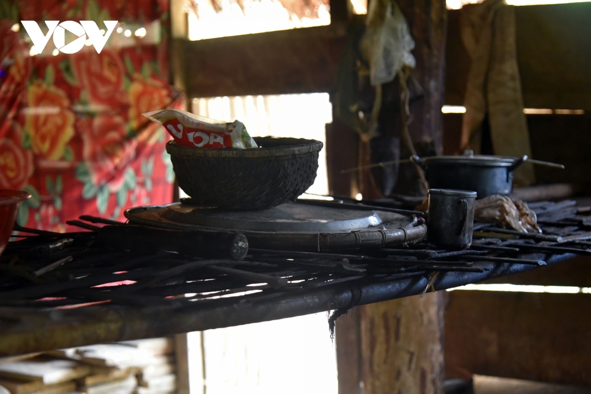 A look into a kitchen of a typical Dan Lai ethnic family