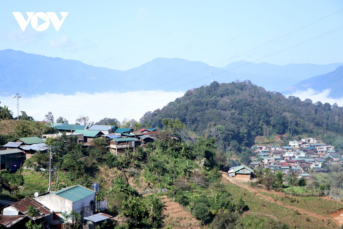 The Ha Nhi live in the border communes of Ka Lang, Ta Ba, Thu Lu, and Mu Ca, in the watershed area of the Da River.