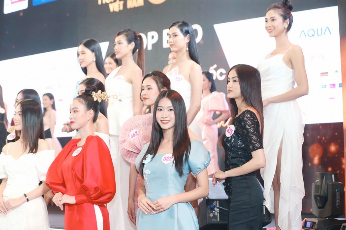 They will compete for the Miss Sea sub-title in Vung Tau city on the evening of November 12.