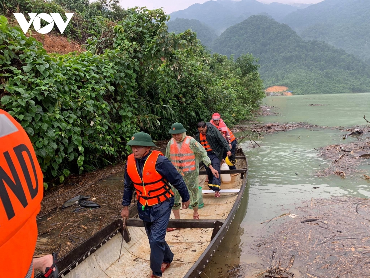 Rescue efforts begin on the early morning of November 3. Relief forces made up of military personnel, border guards, and members of the police urgently join in efforts to look for the 12 missing victims of the landslide at the hydropower plant.