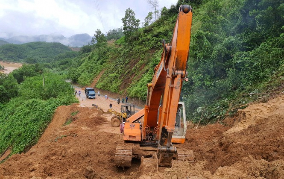 An area of Dong Giang district in the central province of Quang Nam is recovering from the recent impact of landslides.