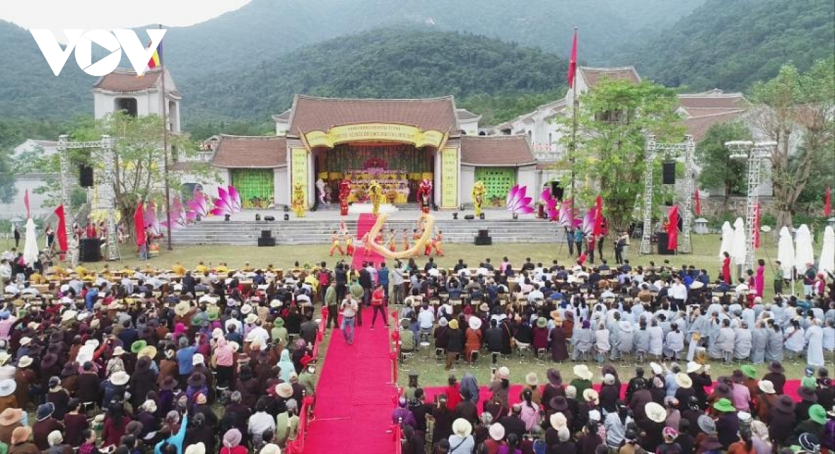 Currently underway, the annual Yen Tu festival attracts thousands of pilgrims and is set to last through to December 16.
