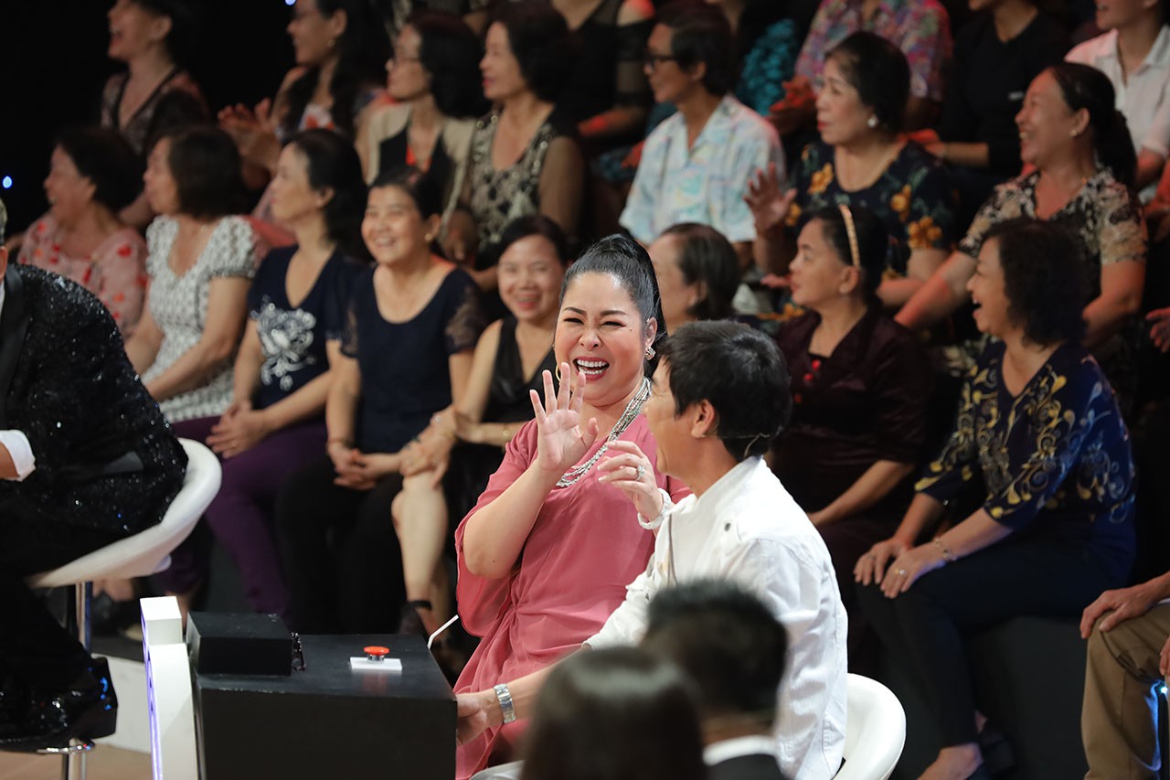 Nhà báo Lại Văn Sâm gặp tai nạn nghề nghiệp bất ngờ trong Ký ức vui vẻ - Ảnh 5.