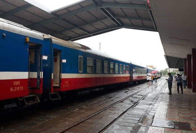 Lãng phí “đất vàng” từ các nhà ga - Ảnh 2.