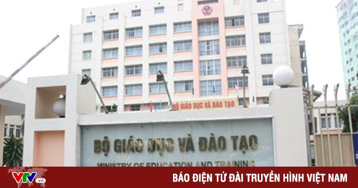 Nghe VietNamNet: Bị công an đo nồng độ cồn, một đối tượng mạo danh Vụ trưởng làm ở Bộ GD&ĐT