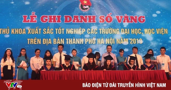 Nghe VietNamNet: Hà Nội: Ghi danh sổ vàng 86 thủ khoa đại học “đầu ra” năm 2019