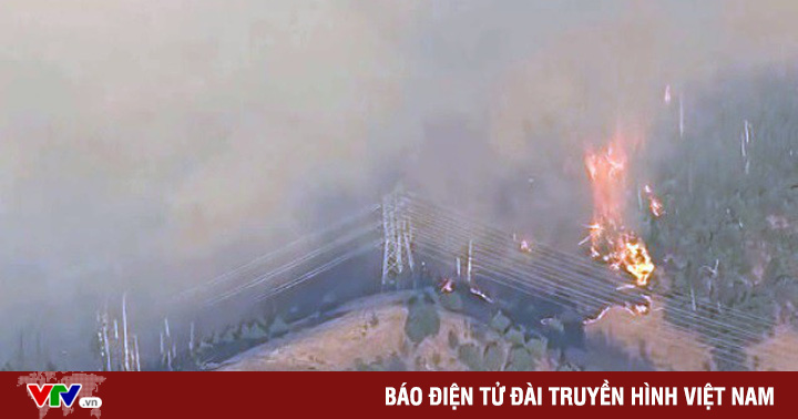 Nghe VietNamNet: 180.000 người phải sơ tán vì cháy rừng dữ dội tại California