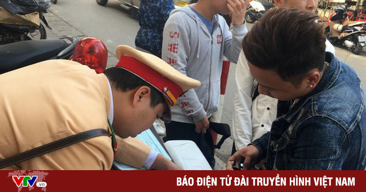 Nghe VietNamNet: Đưa mã QR lên giấy phép lái xe