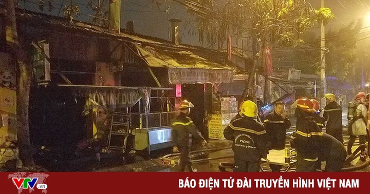 Nghe VietNamNet: TP.HCM: Cháy lớn thiêu rụi 9 ki-ốt, 1 căn nhà