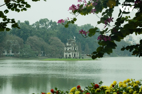 Nghe VietNamNet: Gần 2,3 triệu khách du lịch đến Hà Nội trong tháng 10