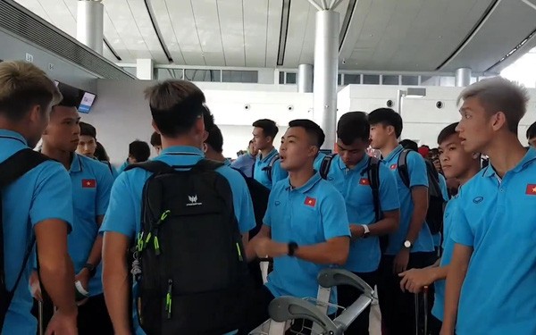 Nghe VietNamNet: U23 Việt Nam lên đường sang Thái Lan