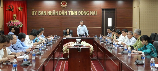 Chủ tịch UBND tỉnh Cao Tiến Dũng chủ trì buổi họp