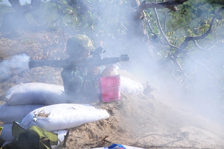 Hình ảnh Sư đoàn 302, Quân khu 7 diễn tập phòng ngự bờ biển - ảnh 14