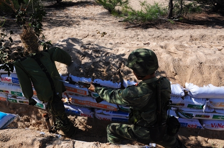 Hình ảnh Sư đoàn 302, Quân khu 7 diễn tập phòng ngự bờ biển - ảnh 16