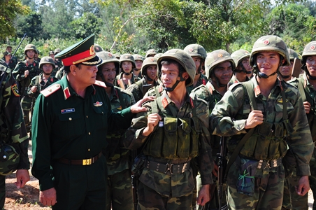 Hình ảnh Sư đoàn 302, Quân khu 7 diễn tập phòng ngự bờ biển - ảnh 3