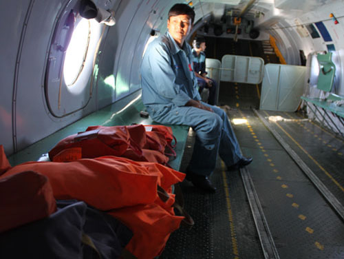 Mới: Việt Nam đã tiếp cận vị trí nghi ngờ có mảnh vỡ máy bay - ảnh 37