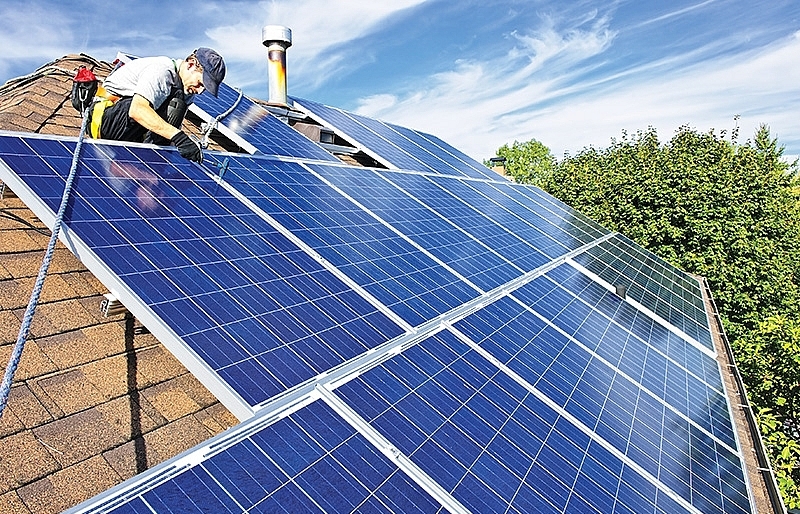 Solar awaits new rates to FiT the next growth stage
