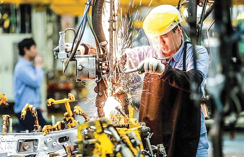 VN auto sector braces for prolonged production upheaval