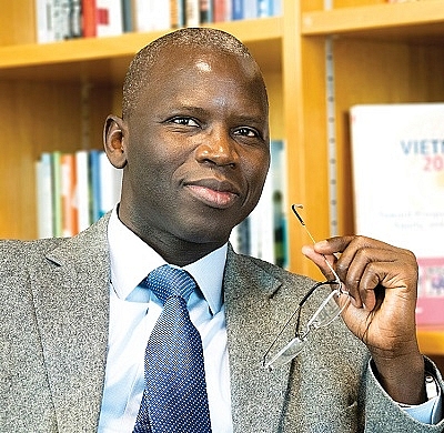 1496p 3 country to go digital through decade of all purpose action