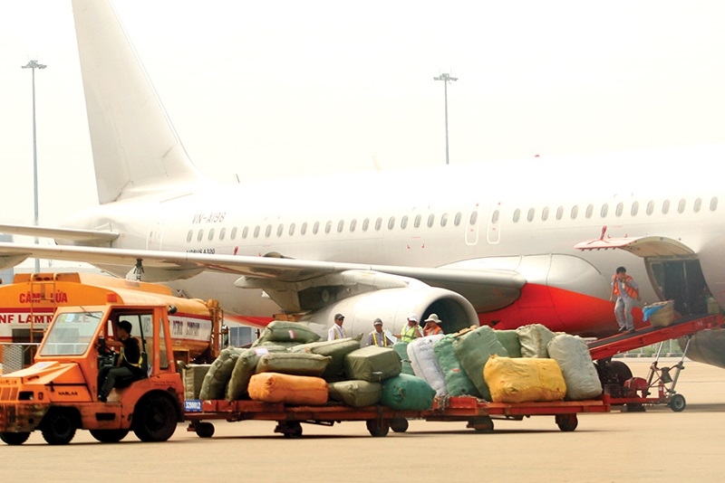 1499 14 no room for new stars within air cargo arena