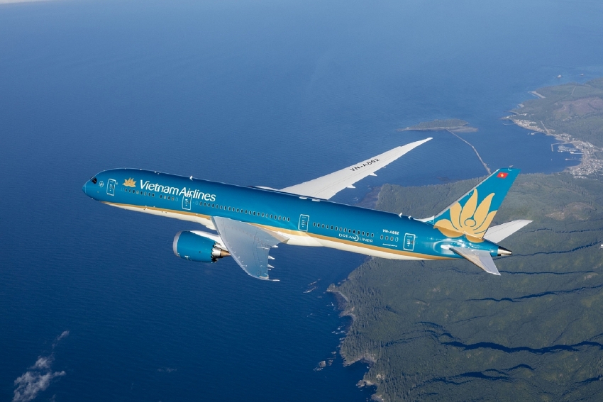 vietnam airlines sells 49 per cent stake in cambodias angkor air
