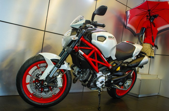 Loạt môtô phân khối lớn sẽ hút khách tại Việt Nam năm 2015 - ảnh 5