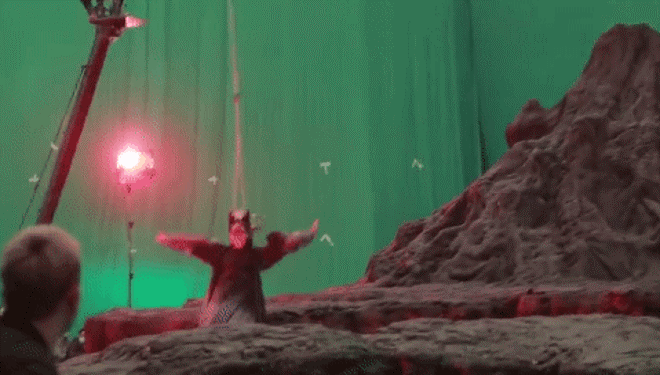 Nhung lan sao Hoa ngu suyt mat mang o phim truong hinh anh 4 photo_1_15324153691751998358522.gif