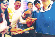 Nhung canh phan cam cua gioi nghe si tren song truyen hinh Trung Quoc hinh anh 4