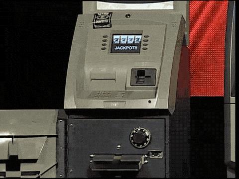 Máy ATM tự động nhả tiền ồ ạt khi bị hack