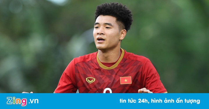 Nghe VietNamNet: Trận đấu giữa U22 Việt Nam và Singapore vẫn diễn ra dù có mưa bão