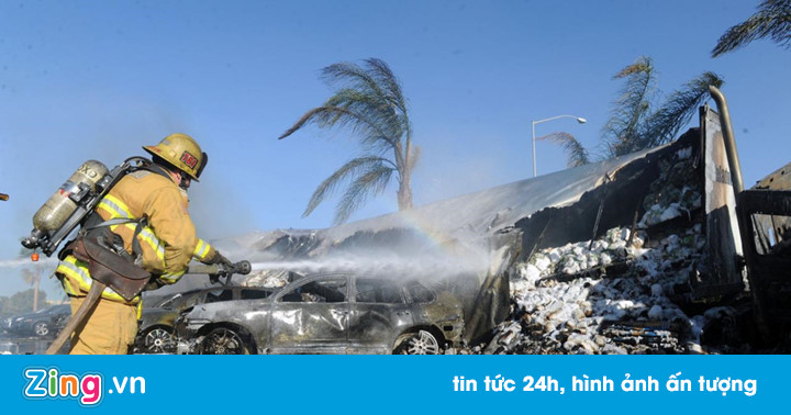 86 chiếc ôtô bị thiêu rụi tại bãi đỗ của CarMax